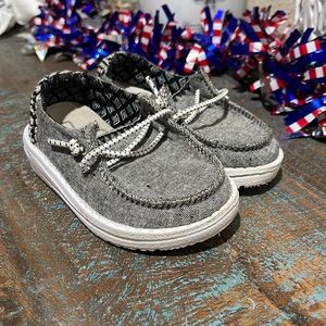 Toddler Hey Dude Shoes Size 5
